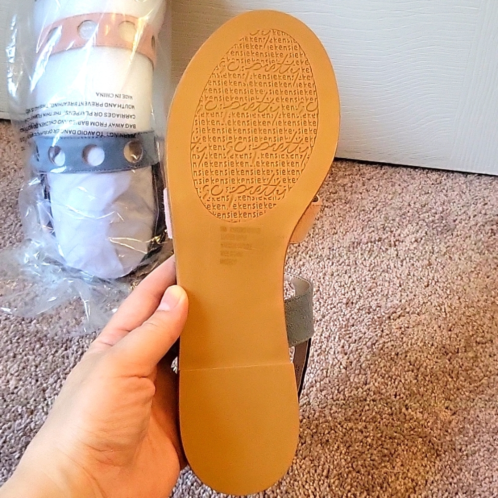 Sandals - Picture 3 of 3